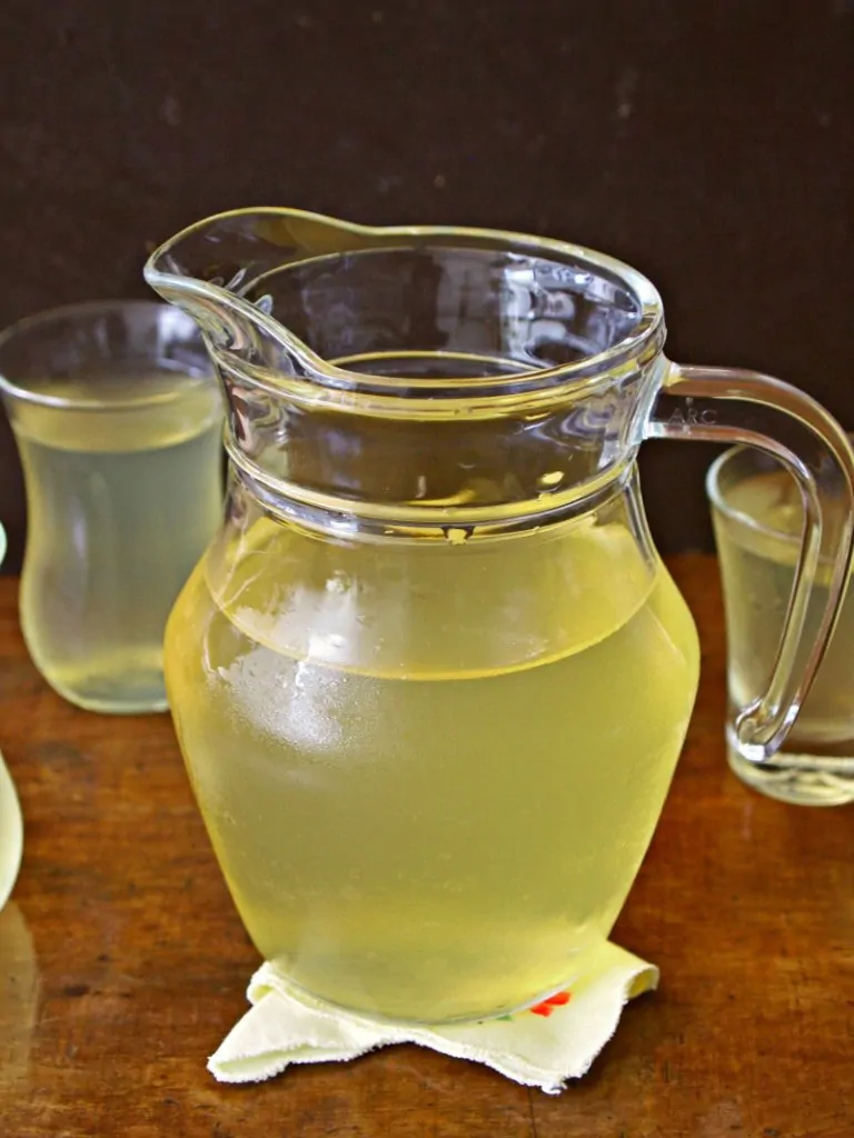 Agua de piña: un elixir diurético
