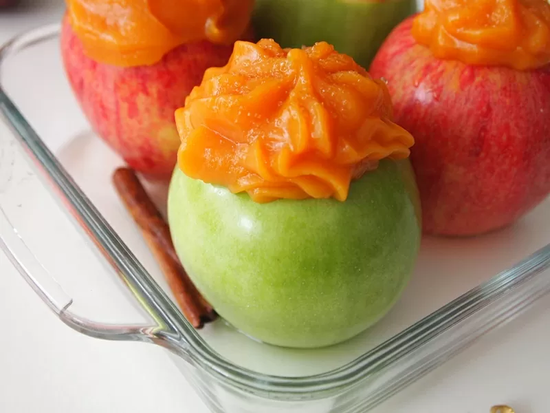 Manzanas al horno con puré de camote