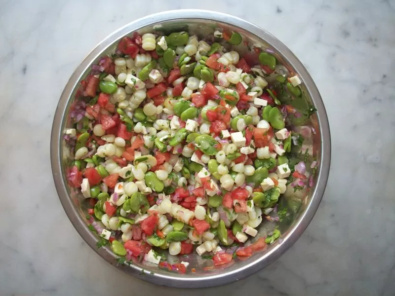 Mantente fresco con esta deliciosa Ensalada Solterito con Quinua