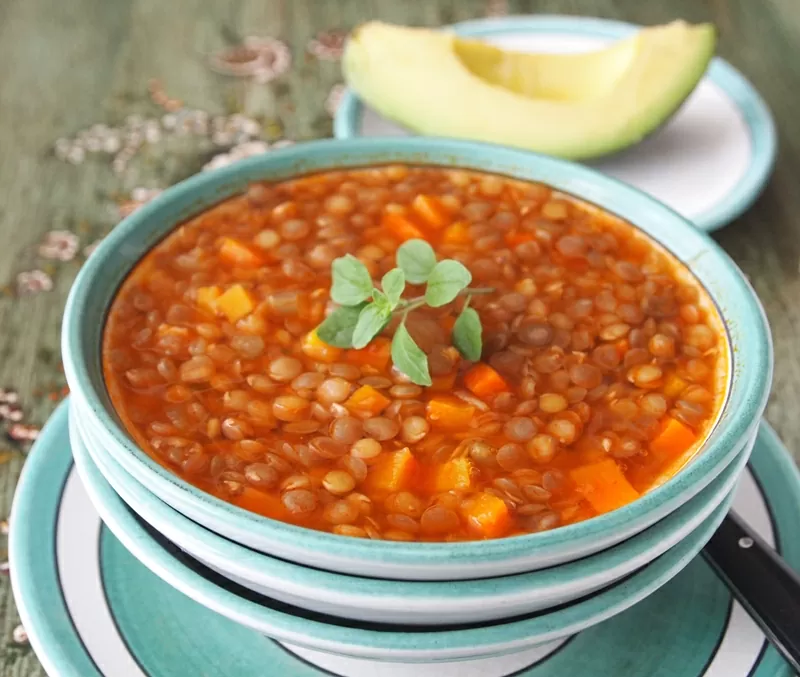 Cómo hacer una sopa básica de lentejas