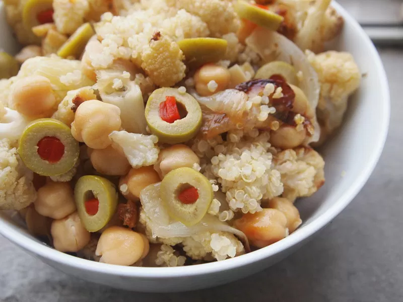 Pilaf de quinua y coliflor para celebrar el Mes de la Herencia Hispana