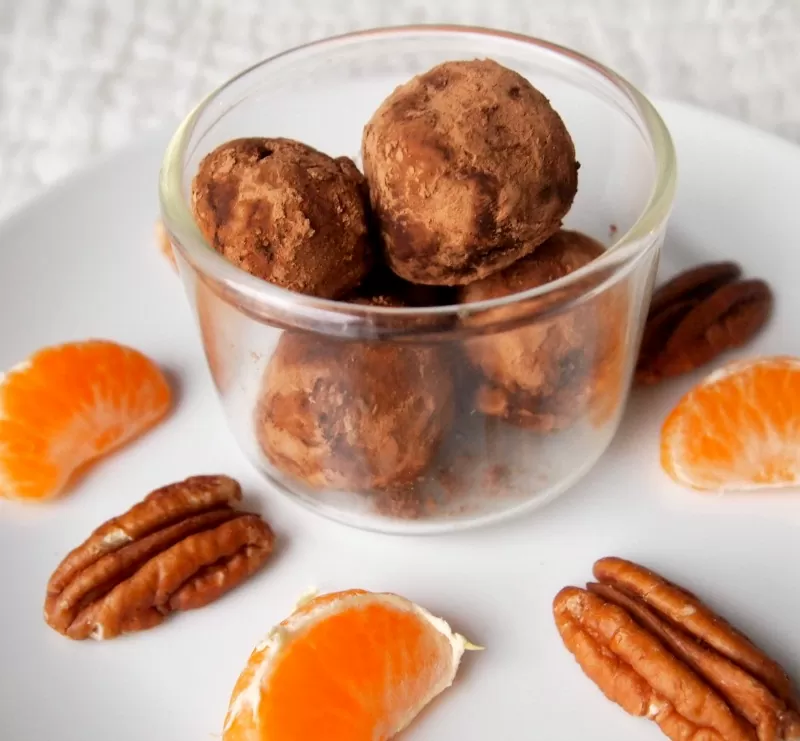 Trufas de chocolate con pasas borrachas: agregue un poco más de nutrición a su comida navideña