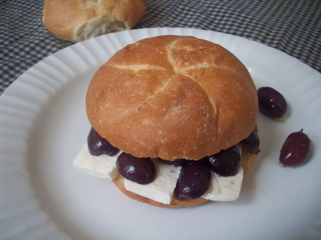 Pan Con Aceitunas – Mi Esencial de Picnic