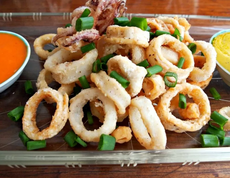 Chicharrón de Calamar (Calamares fritos) – La vida es más sabrosa junto al mar