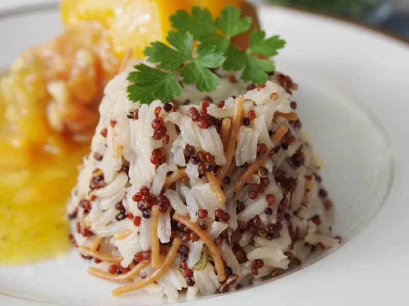 Pilaf de Arroz con Quinoa Roja – Una guarnición preciosa