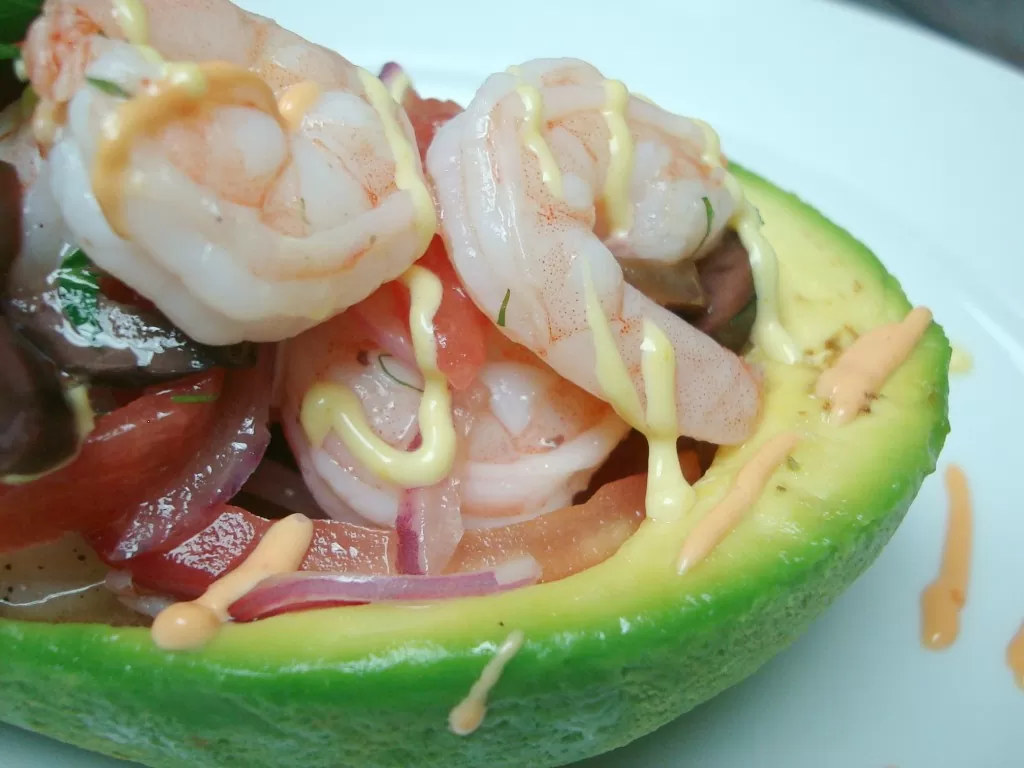 Palta rellena, dos medias naranjas