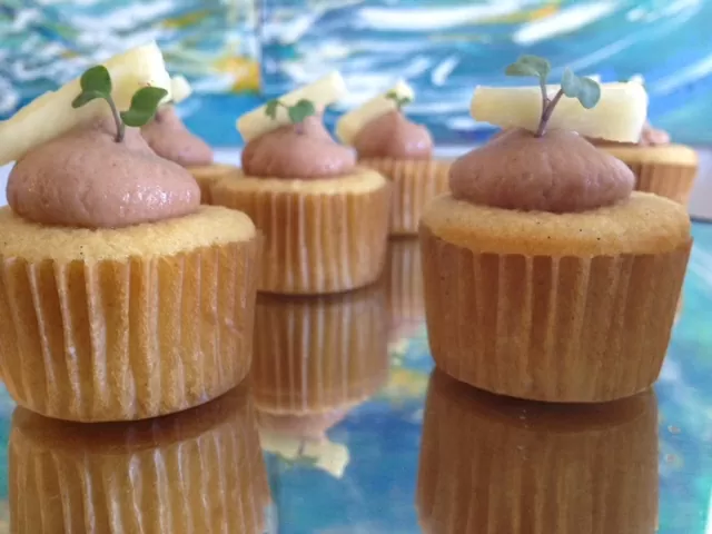 #LunesSinCarne – Cupcakes veganos de maracuyá con glaseado de lúcuma por The House of V